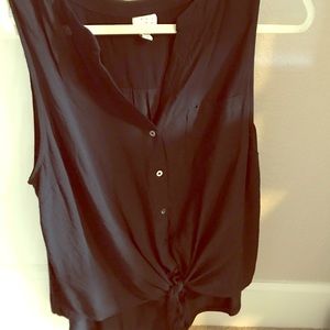 Tie front black tank size XL